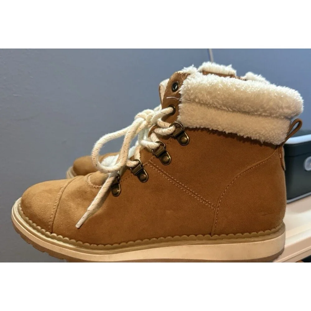Cat & Jack Girls Winter Boots Size 5 Cognac Brown Sherpa Trim EUC